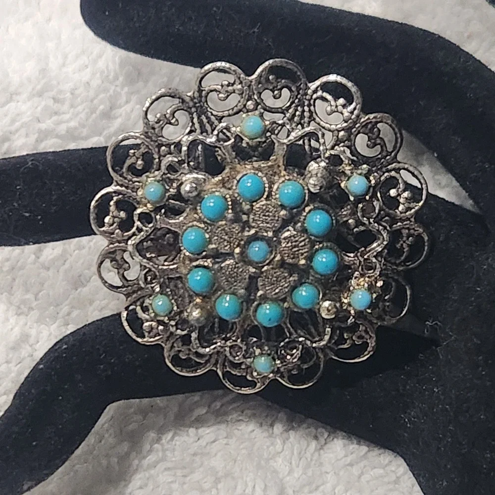 Vintage Filigree‎ Turquoise Bead brooch Floral Circular Pin Silver Tone